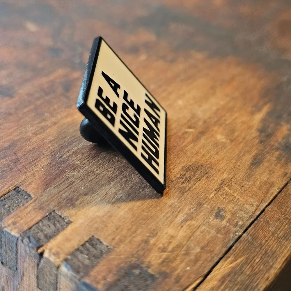 Unbranded lapel pin